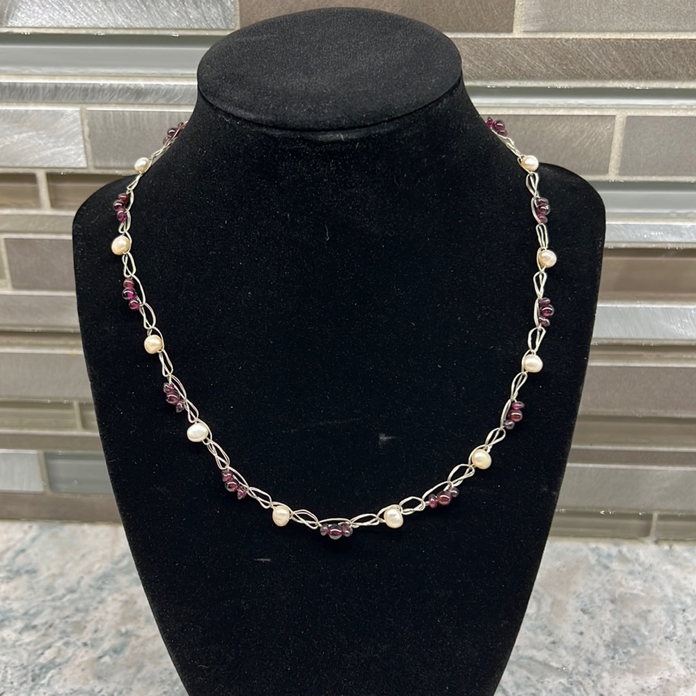 Silver crocheted wire necklace with garnets and freshwater pearls